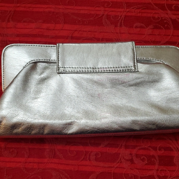 Silver Chain Clutch - Picture 4 of 6